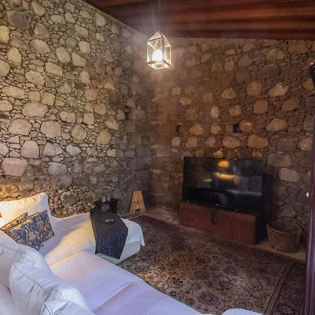 Cerca De La Costa De