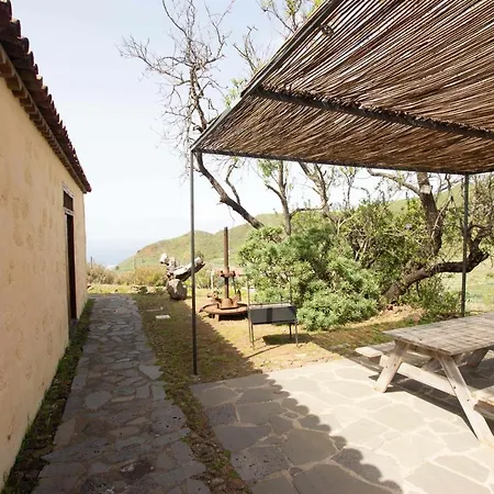 Cerca De La Costa De *