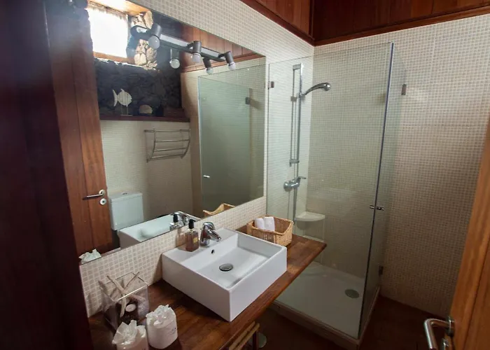 Cerca De La Costa De La Laguna (Tenerife)