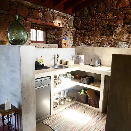 Cerca De La Costa De *