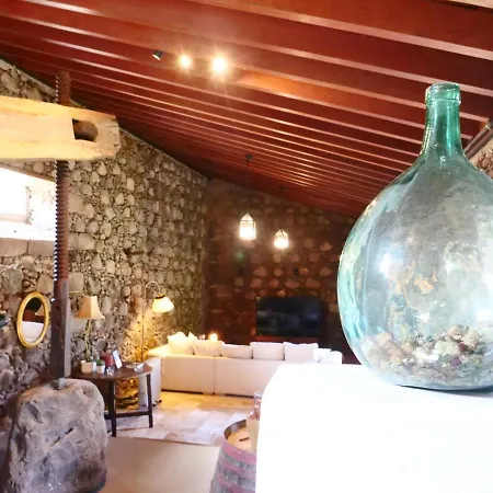 Cerca De La Costa De